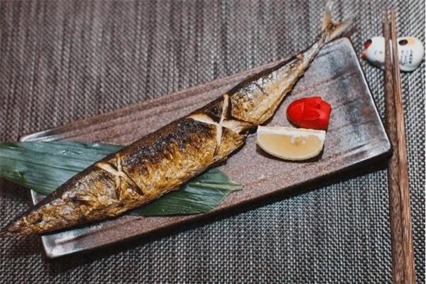 心里海匠烤秋刀鱼